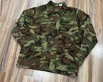 Medium/ Large Vintage 70s Camo Camouflage 100% Cotton Button Up Hunting Shirt by K Mart w/ Pocket