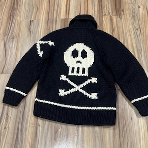 Skull Cowichan - Etsy