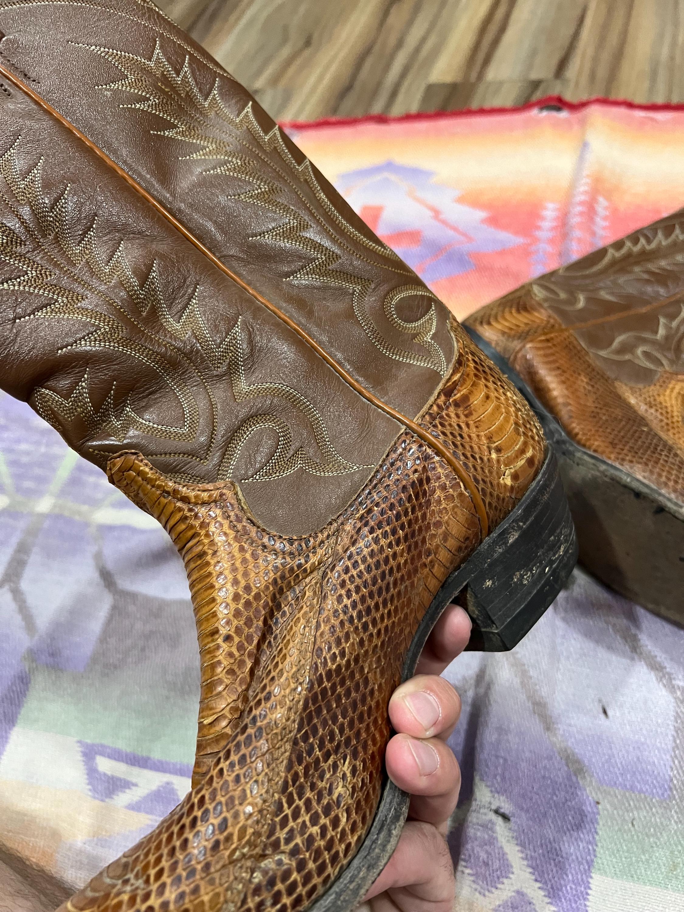 Size 9.5 EE Vintage 80s Tony Lama Snakeskin & Leather Cowboy 