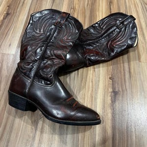 10.5D Vintage 80s Cherry Brown Leather Cowboy Western Boots