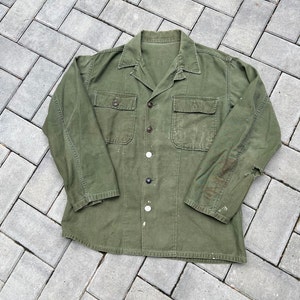 ミディアム ヴィンテージ 60 年代 ダメージ加工 米軍 ミリタリー ベトナム戦争 長袖 コットン OG-107 ボタンアップ シャツ USA製
