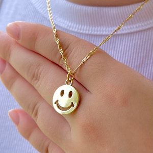 Smiley Face Necklace, Gold Filled, Emoji Necklace, Layering Necklace, Link Chain, Dainty Necklace, Trendy Necklace, Birthday Gift