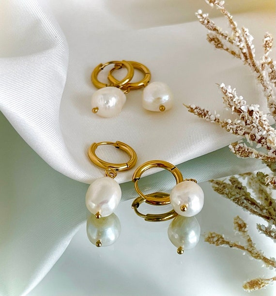 Baroque pearl clip on earrings deals