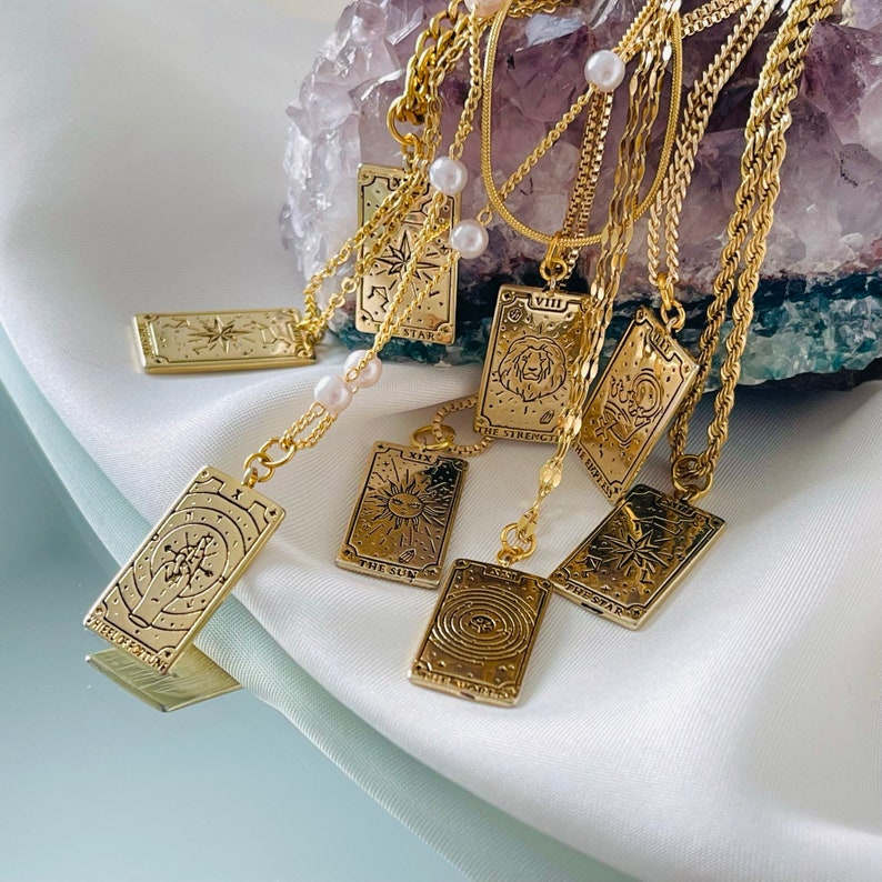 GOLD FILLED Antique Tarot Card Deck Zodiac Sign Necklace Tag Necklace Moon Star Fortune Sun World Justice Strength Empress Birthday Gift zdjęcie 1