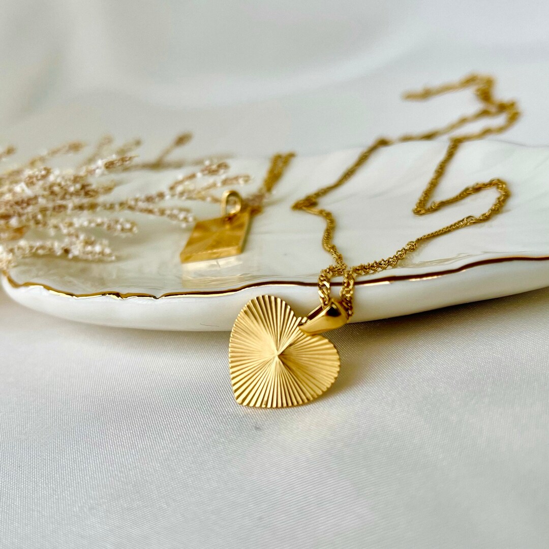 18K GOLD Heart Pendant Necklace Love Gift for Her Simple Retro Inspired ...