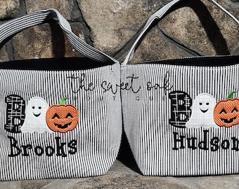 Kids Halloween Basket, Custom Seersucker Basket, Embroidered Halloween Bucket, Trick or Treat Basket, Halloween Bag Ghost Basket BOO Basket