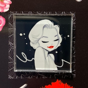Gorgeous MARILYN MONROE PIN