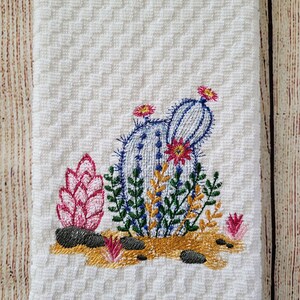 Paño de cocina bordado con cactus del desierto imagen 4