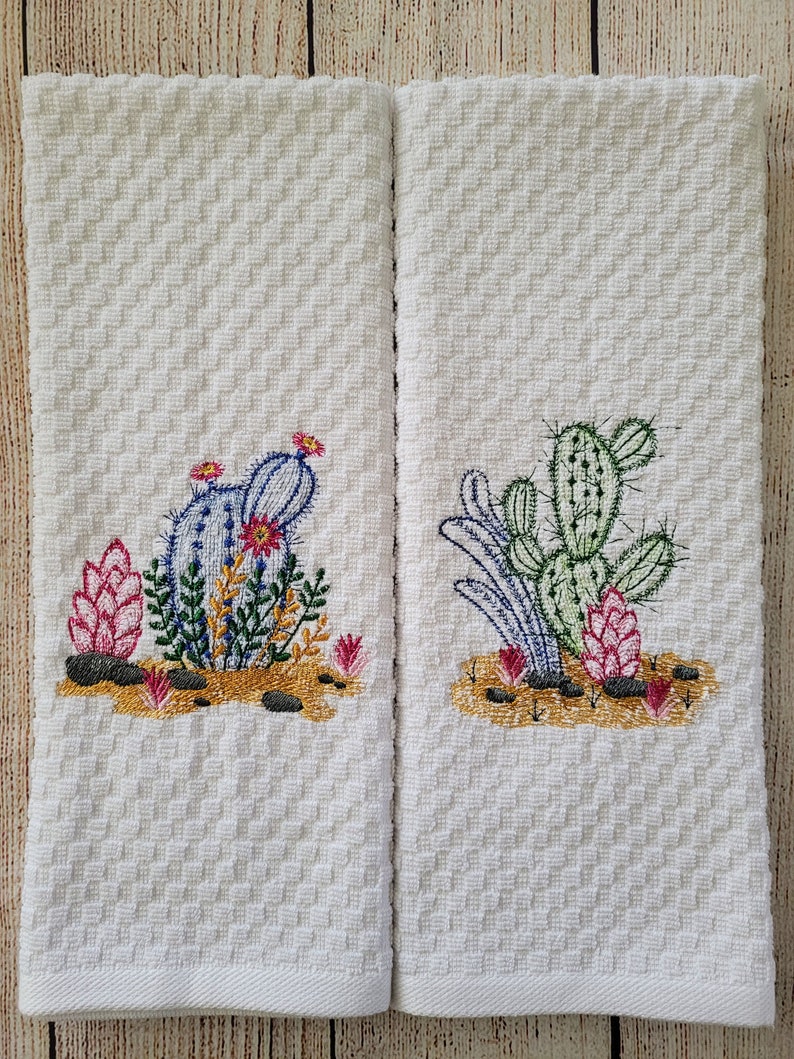 Paño de cocina bordado con cactus del desierto imagen 2