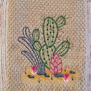 Paño de cocina bordado con cactus del desierto imagen 6