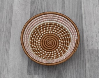Rwanda Basket / African Basket / African Wall Baskets / Straw basket / Hanging wall basket / Black Woven Basket / Fruit bowl