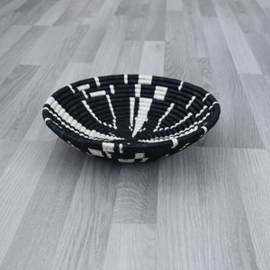 Rwanda Basket / African Basket / African Wall Baskets / Straw basket / Hanging wall basket / Woven wall art / Fruit bowl
