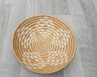 Rwanda Basket / African Basket / African Wall Baskets / Straw basket / Boho Hanging wall basket / Woven wall art / Fruit bowl