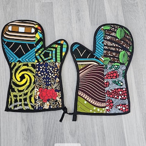 African Print Oven Gloves/ Great Gift Idea/ Holidays/House Warming/Kitchen Use