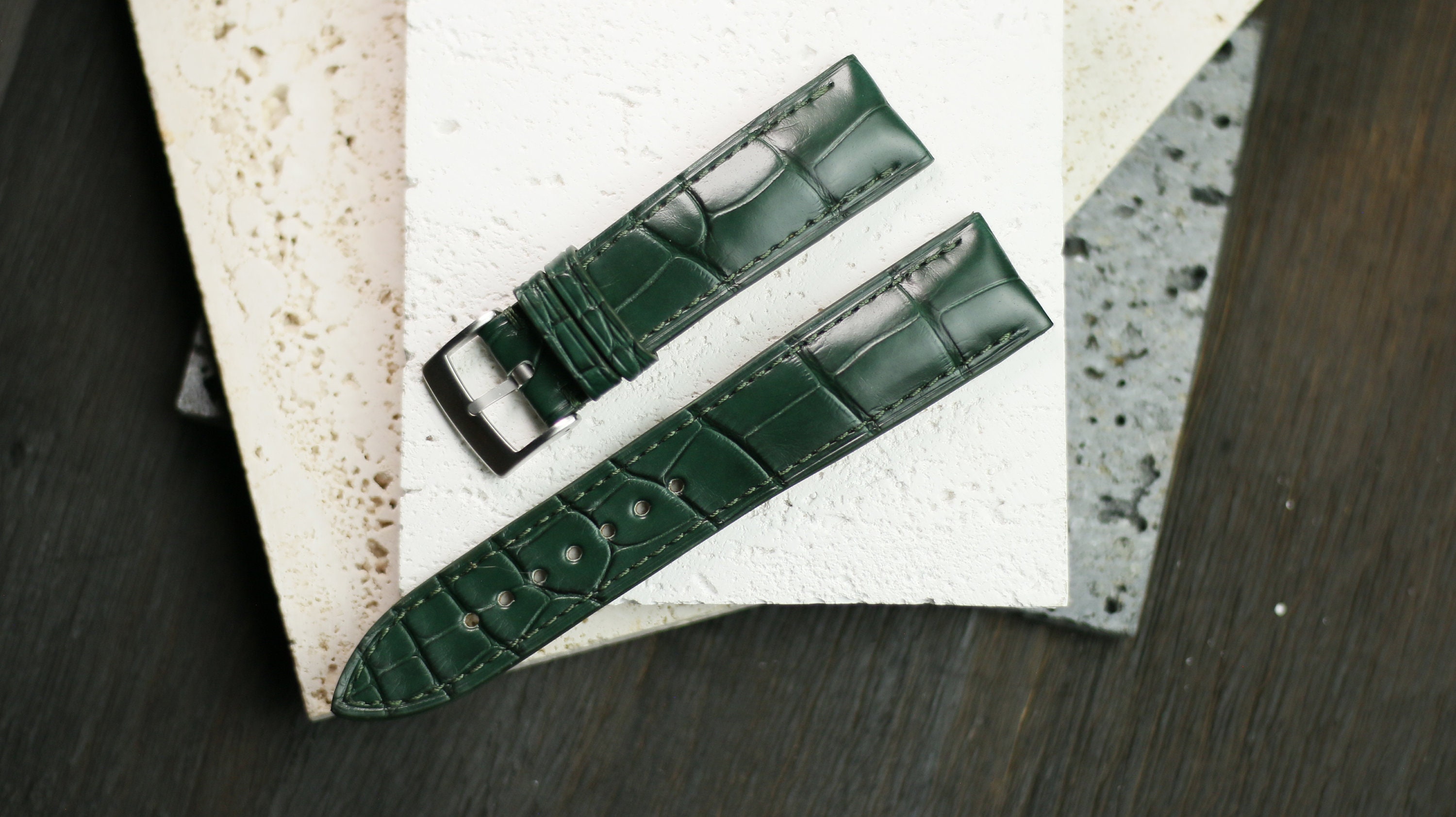 himmm Buy Patina Brown Aligatoor Leather Watch Strap Hornback