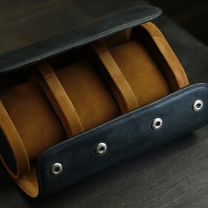 Custodia per orologio personalizzata in pelle vegetale grana naturale, scatola per orologio da viaggio, custodia per orologio in pelle personalizzata -CASE VEG-NERO-pelle scamosciata oro-S-