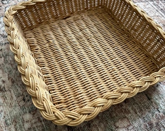 Small Braided Wicker Basket/Tray