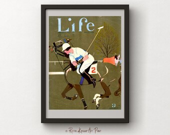 Könnte beinhalten: Ein Vintage-Cover des Life-Magazins mit einer farbenfrohen Illustration eines Polospielers auf einem Pferd. Das Titelbild des Magazins trägt den Titel "Life" und das Datum ist unter dem Titel gedruckt. Der Spieler trägt ein weißes Poloshirt mit einem blauen Streifen und einen weißen Helm. Das Pferd ist braun mit einem weißen Streifen auf dem Rücken. Der Hintergrund ist ein grünes Feld mit einem Baum im Hintergrund.