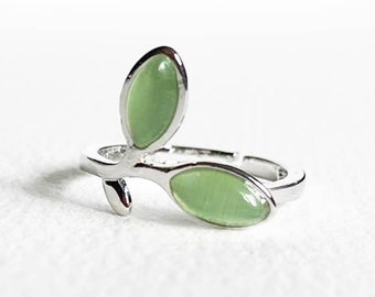 Laurel Wreath Ring, Silver Adjustable leaf Ring, Adjustable Ring, Vine Ring, Stacking Ring, Twig Ring, Laurel Ring, gift for plant lover