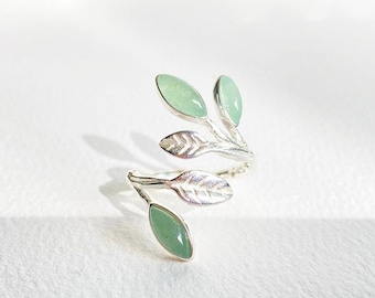 Wreath Ring, Green Leaf Ring, Emerlad Leaf Ring, Adjustable Ring, Vine Ring, Statement Ring, Laurel Ring, gift for gardener