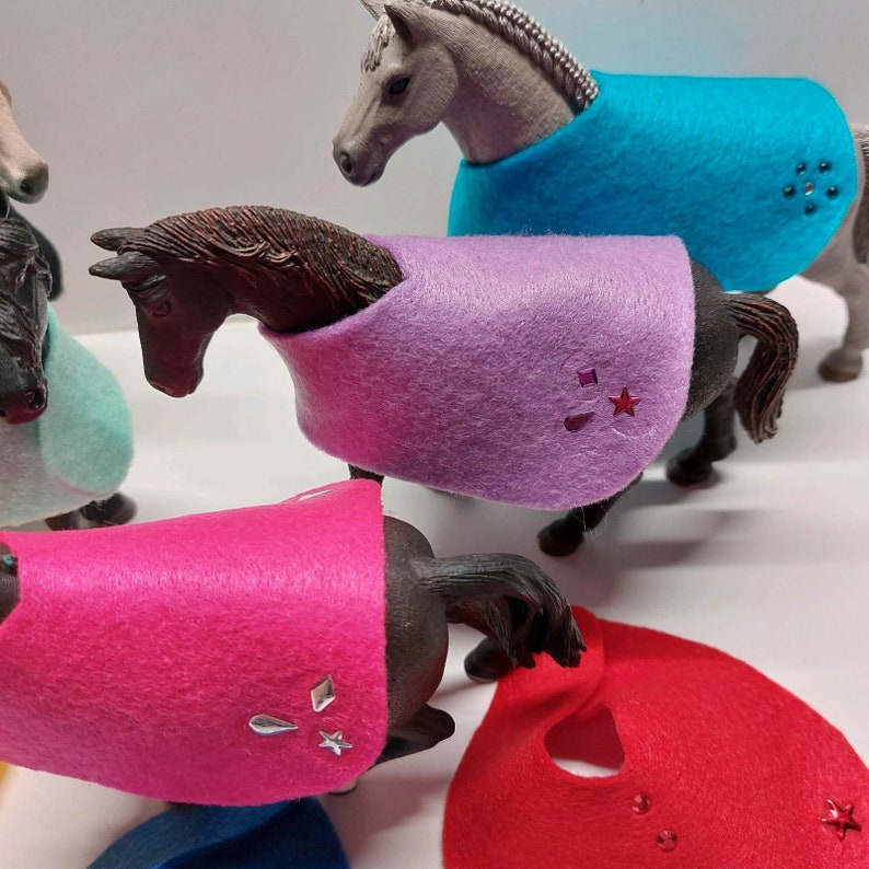 Decke 20 Stück Zubehör für Spielzeug Pferde von Schleich Papo Mojo Bullyland CollectA Safari Modellpferde Miniatur Mitgebsel Geburtstag Bild 4