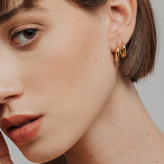 Buy SOHI Women's Minimal Flora Stud Earrings - Gold | Shoppers Stop