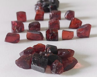 natural garnet rough slice, red garnet rough, All pieces are edge-rubbed, easy for making jewelry, garnet raw stone, garnet crystal stone,