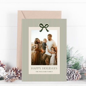Plantilla de tarjeta de felices fiestas, tarjeta navideña, tarjeta de vacaciones familiares, rayas, moderna, simple, descarga digital