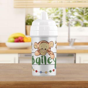 くまのプーさん パーソナライズされたシッピーカップ 幼児用 タイガーギフト ベビーシャワー デイケアボトル 幼稚園 ジェンダーニュートラル カスタム クリスマス イースターギフト