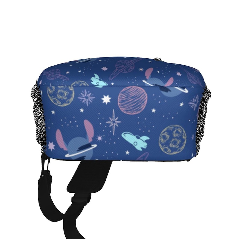 Bolso bandolera Stitch para el pecho, mochila de día para parques temáticos imagen 3