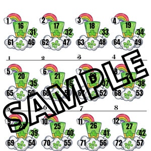 Puede incluir: Una tarjeta de bingo imprimible para el Día de San Patricio con 60 sombreros verdes de duende con arcoíris y tréboles. Los números del 1 al 60 están impresos en los sombreros.