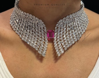 Conjunto de collar y pendientes de diamantes americanos: elegante joyería con diamantes americanos, ideal para bodas.