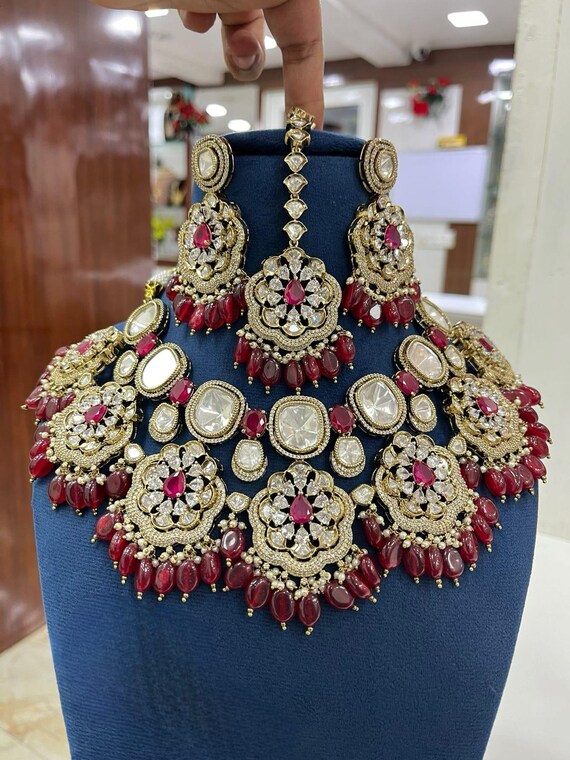 Kundan Bridal Jewelry Set: Mehendi Polish, Earrings Maang Tikka