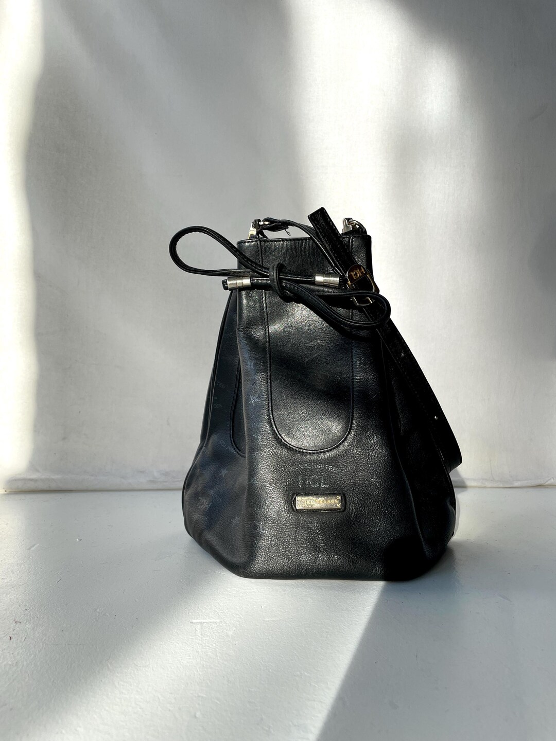バッグ VINTAGE LEATHER SHOULDER BAG BLACK Vintage 90s Black Leather Shoulder Bag: Small Crossbody