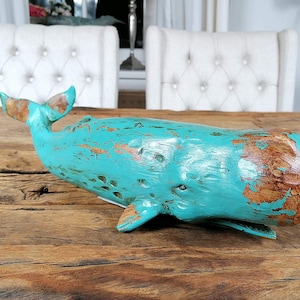 Walvis walvis decoratief figuur beeld sculptuur gemaakt van polyresin - maritieme decoratie voor thuis in houtlook groen - moderne decoratie - 40 x 12,8 x 11,5 cm