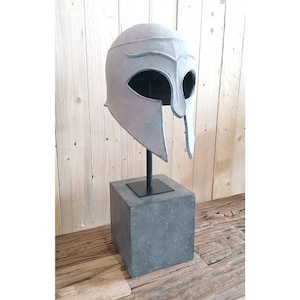 Helmet Gladiator Warrior Statue Decoration Polyresin - Modern Decoration Sculpture - XL 27x21x56H cm
