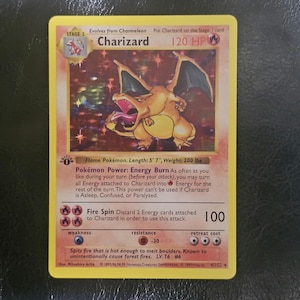 Carte faite main Charizard 1ère édition avec étui Pro, livraison rapide