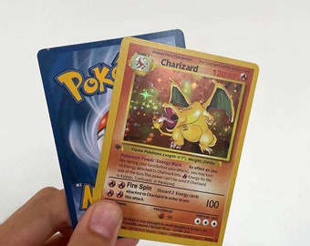 Carte personnalisée Charizard holographique 1ère édition de haute qualité avec étui Pro et livraison rapide