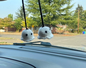 Gehaakte spookwagenbedel: Halloween-achteruitkijkspiegeldecoratie