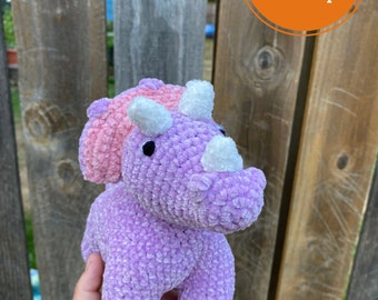 Gehaakte topaas de triceratops amigurumipatroon: dino-pdf (digitale download)