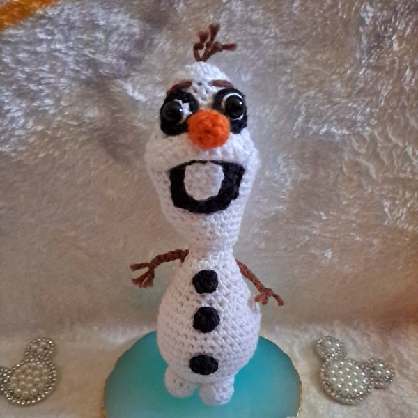Amigurumi - Olaf réalisé en crochet - Disney la reine des neiges