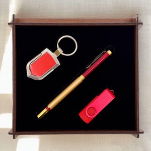 Set regalo di laurea – Portachiavi USB con penna personalizzata in scatola di legno – Regalo personalizzato per laureati, uomini o donne