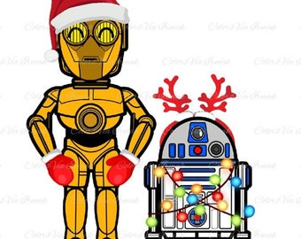 Peut inclure: Illustration de deux droïdes de Star Wars en tenue de fête. C-3PO porte un bonnet de Père Noël et des moufles. R2-D2 a des bois de renne et est décoré de guirlandes lumineuses. L'image a un fond blanc.