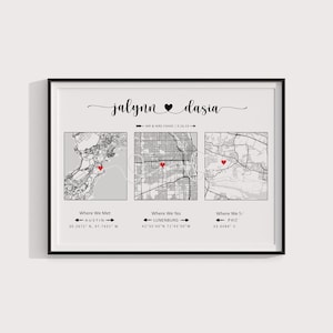 Può includere: Stampa incorniciata con tre sezioni di mappa contrassegnate da cuori rossi. I nomi "jalynn" e "dasia" sono visualizzati in alto, separati da un simbolo a forma di cuore. Vengono indicate le località di incontro, matrimonio e residenza.