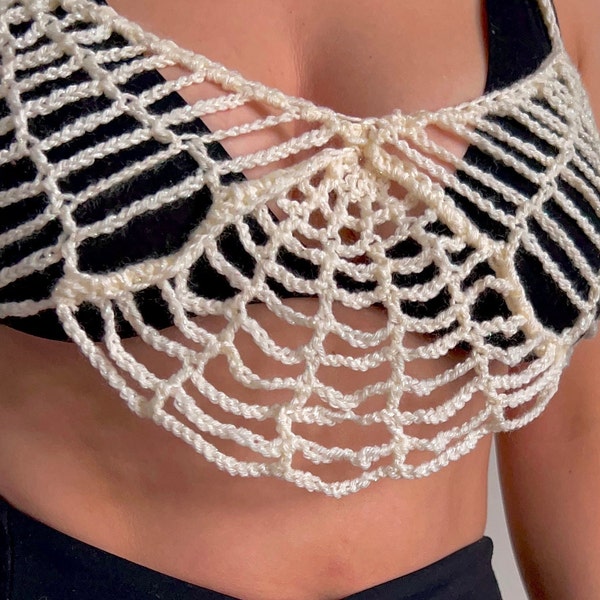 Modèle de bralette au crochet en toile d'araignée