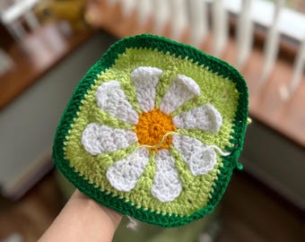3D Retro Daisy Crochet Granny Square Pattern