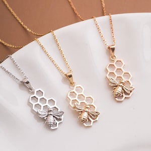 14K 18K Real Gold Honeycomb Bee Charm Necklace, Gold Bee on Honeycomb, Hexagon Jewelry, Bee Hive Necklace, Honey Bee Charm Best Friend Gift