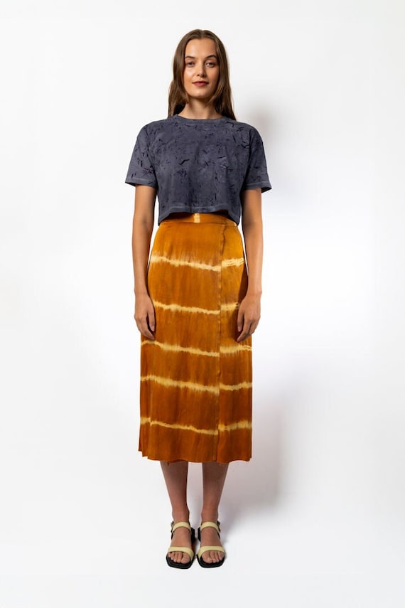 Plant dyed organic cotton crop tee - nanosphere