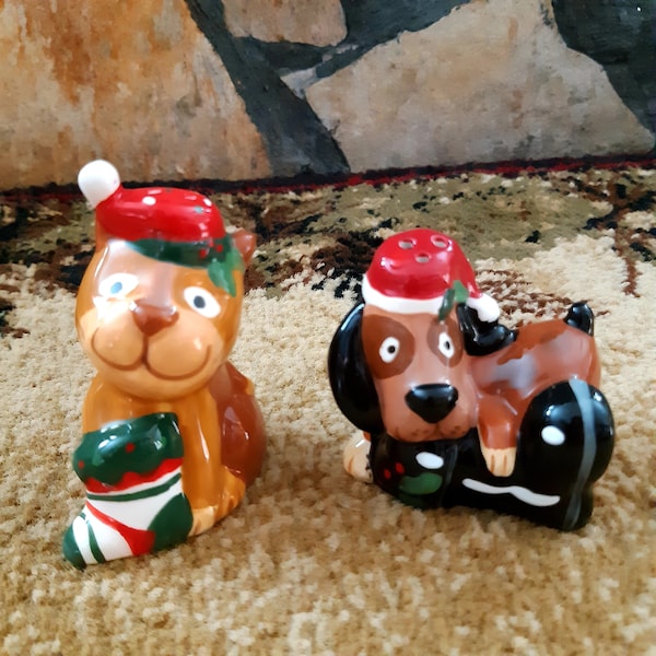 Cracker Barrel  Full of Mischief Cat & Dog Salt and Pepper Shaker Set