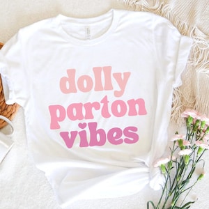 Dolly Parton Vibes Shirt | Dolly Parton Shirt für Frauen | Unisex Grafik Shirt | Retro Dolly Shirt | Country Retro Style Shirt